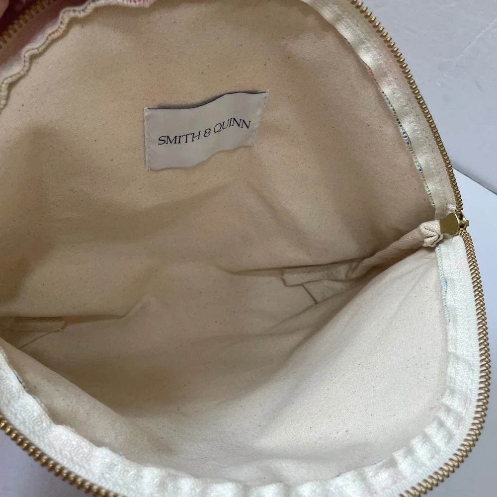 NEW WITHOUT TAGS SMITH & QUINN COSMETIC BAG IN‎ TROPICAL PRINT